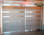 Automatizaciones Tecons, S.L. puerta de cristal